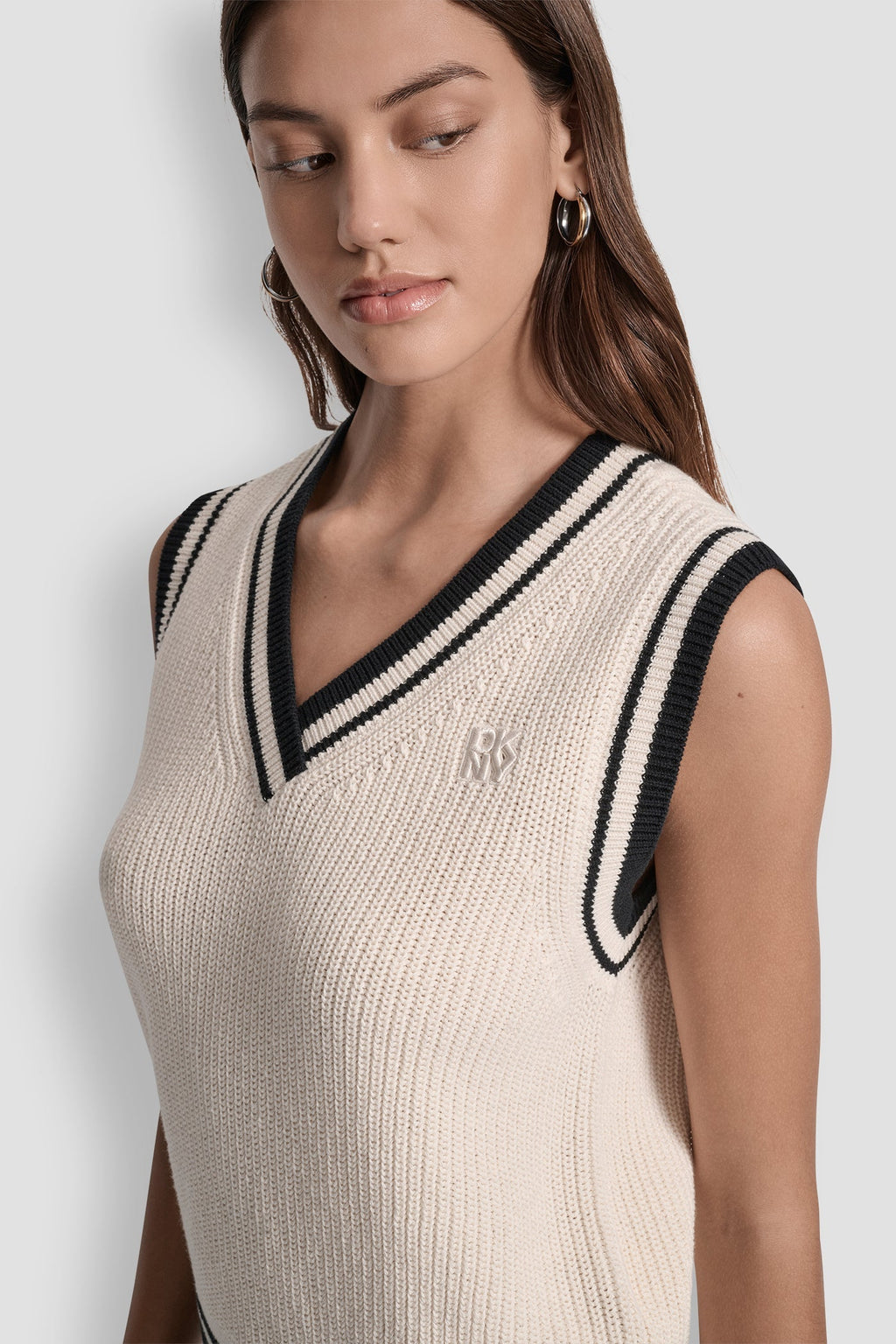V-NECK TIPPED SLEEVELESS SWEATER