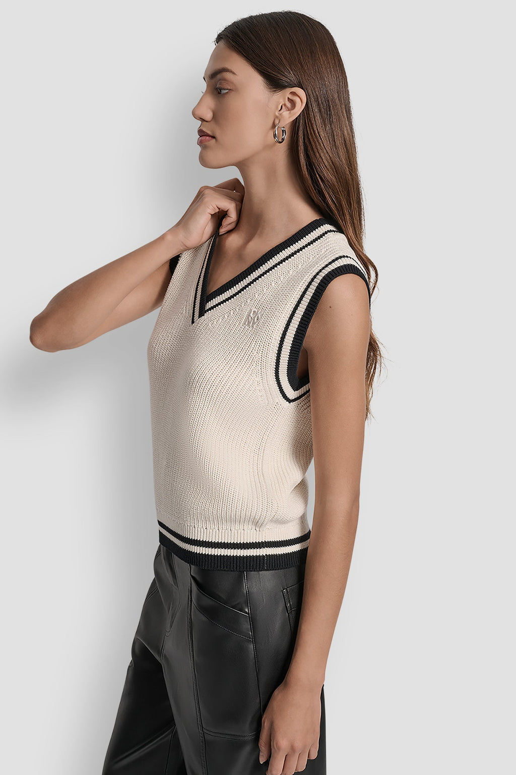 V-NECK TIPPED SLEEVELESS SWEATER