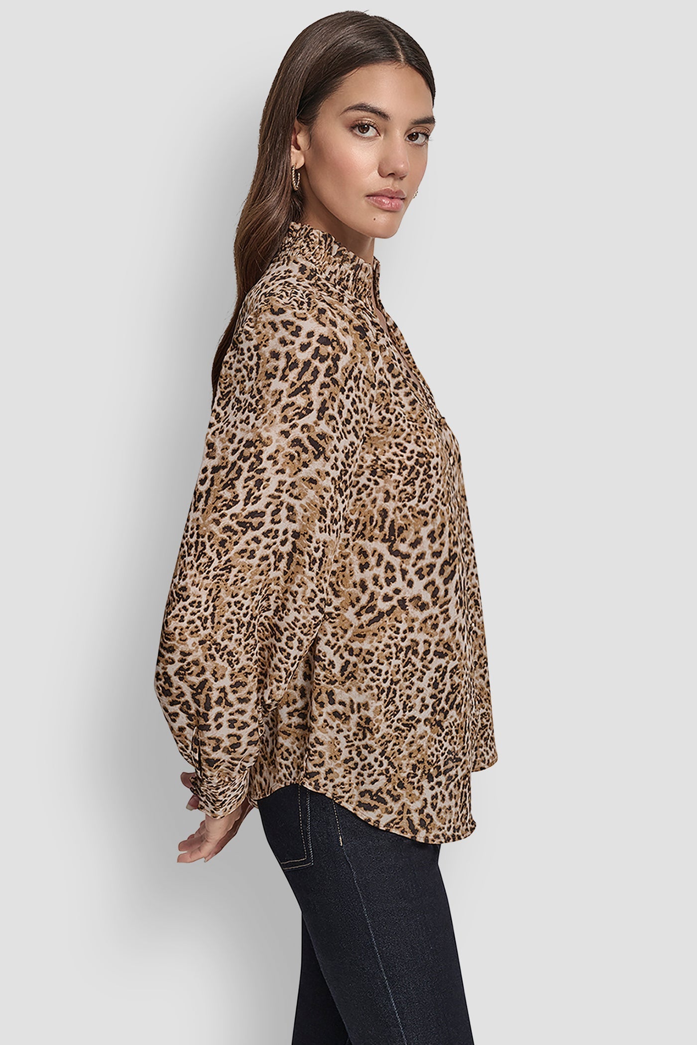 PUFF SLEEVE SMOCKED COLLARLESS SHIRT